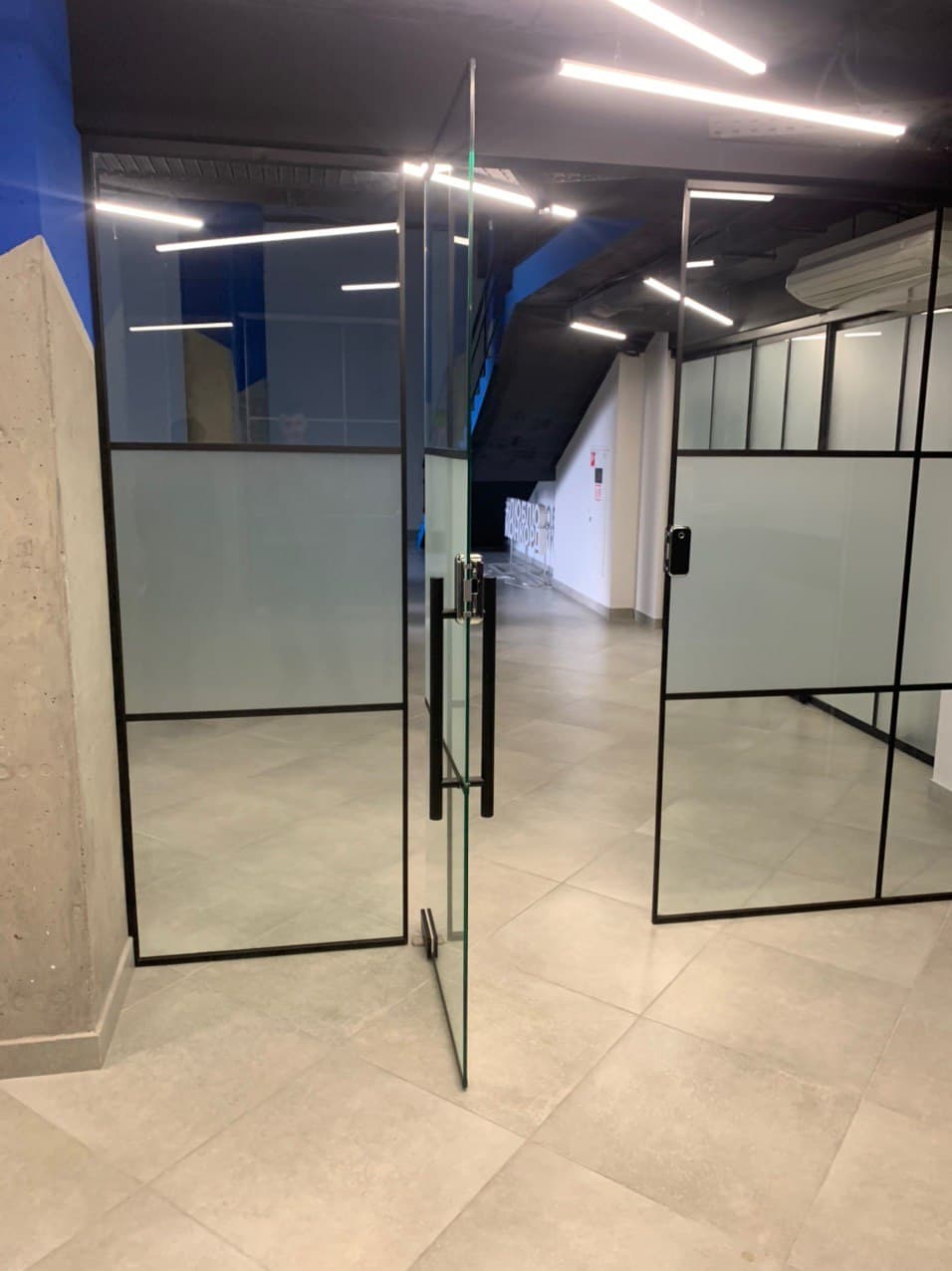 glass office partitions фото 15