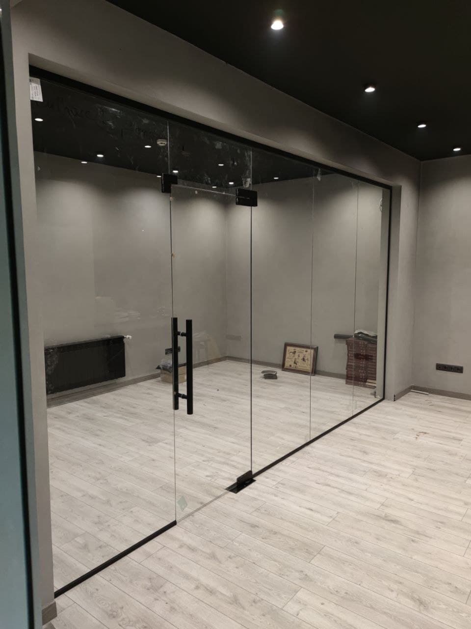 glass partitions from tempered glass фото 9