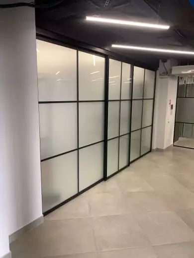 glass partitions for shopping malls фото 15