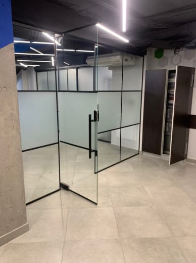 glass partitions from tempered glass фото 5