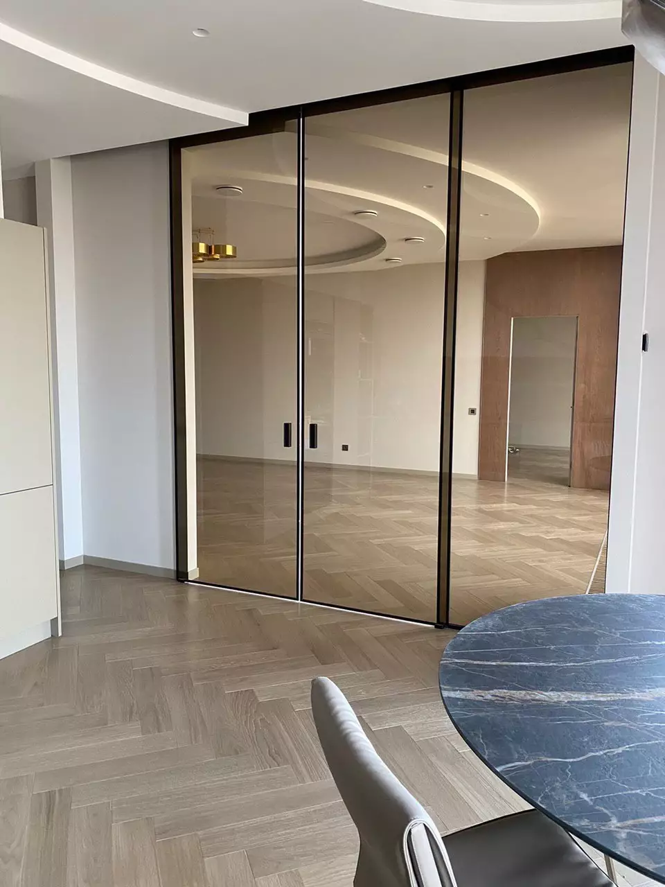 glass partitions from tempered glass фото 12