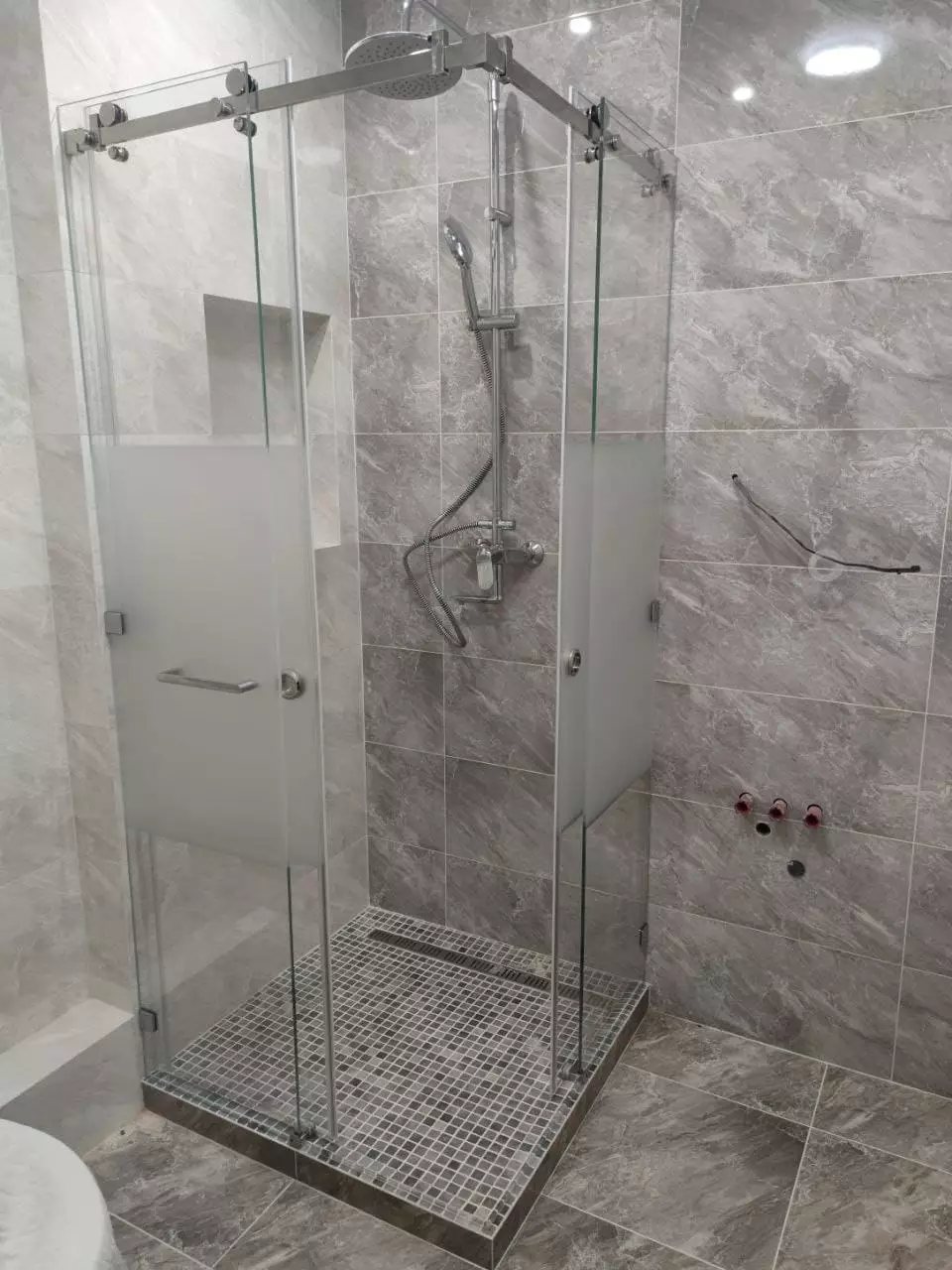 скляні стінки для душових кабін