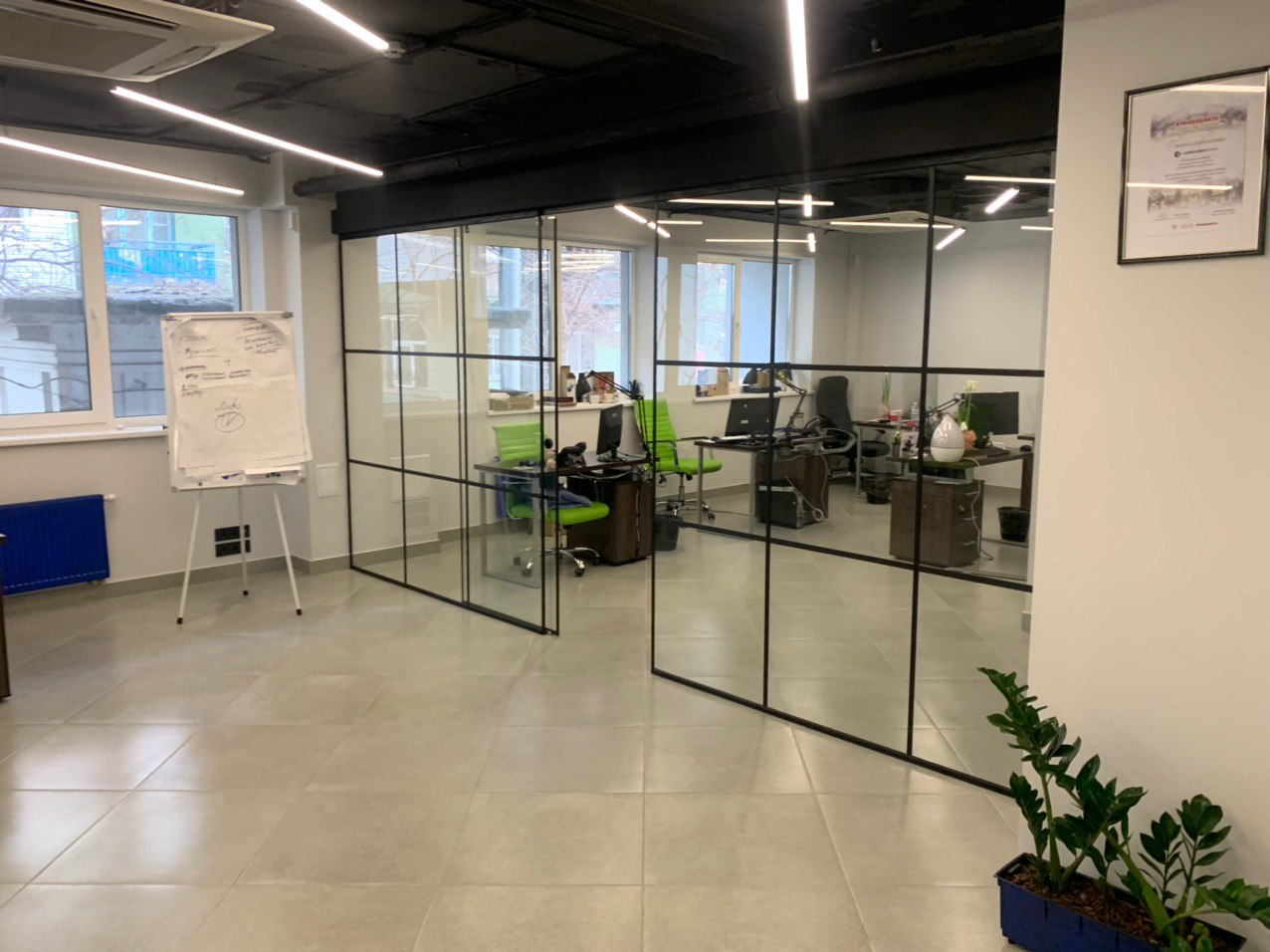 glass partitions from tempered glass фото 17