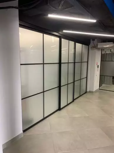 glass partitions from tempered glass фото 16
