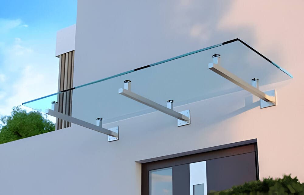 Glass visor on brackets