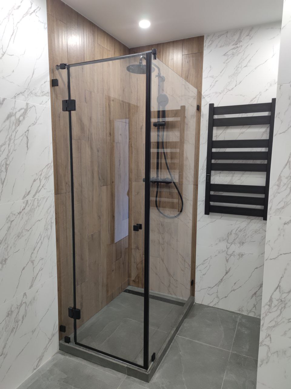 Loft shower cabin